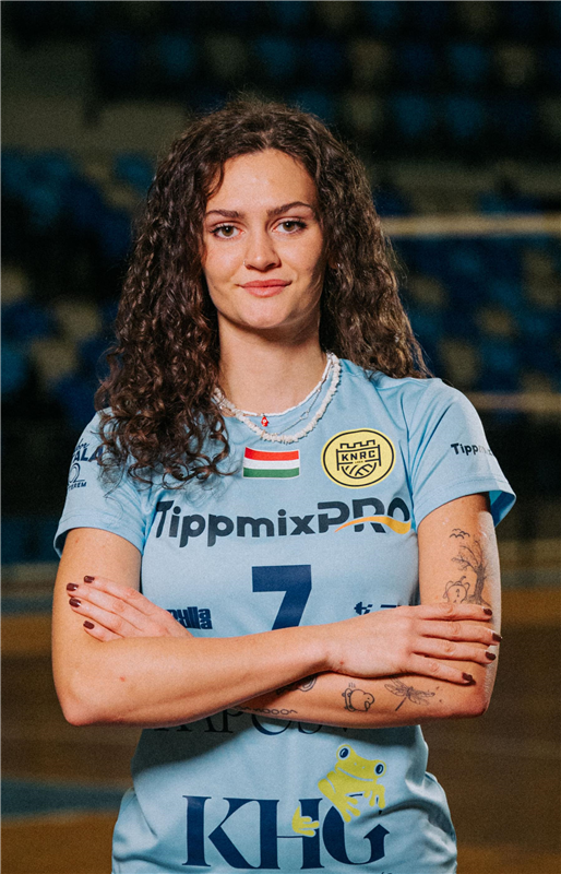 SZERENCSÉS Mimi